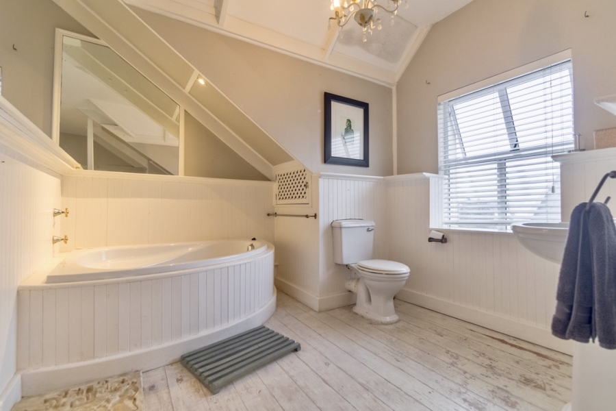 5 Bedroom Property for Sale in Grotto Bay Western Cape